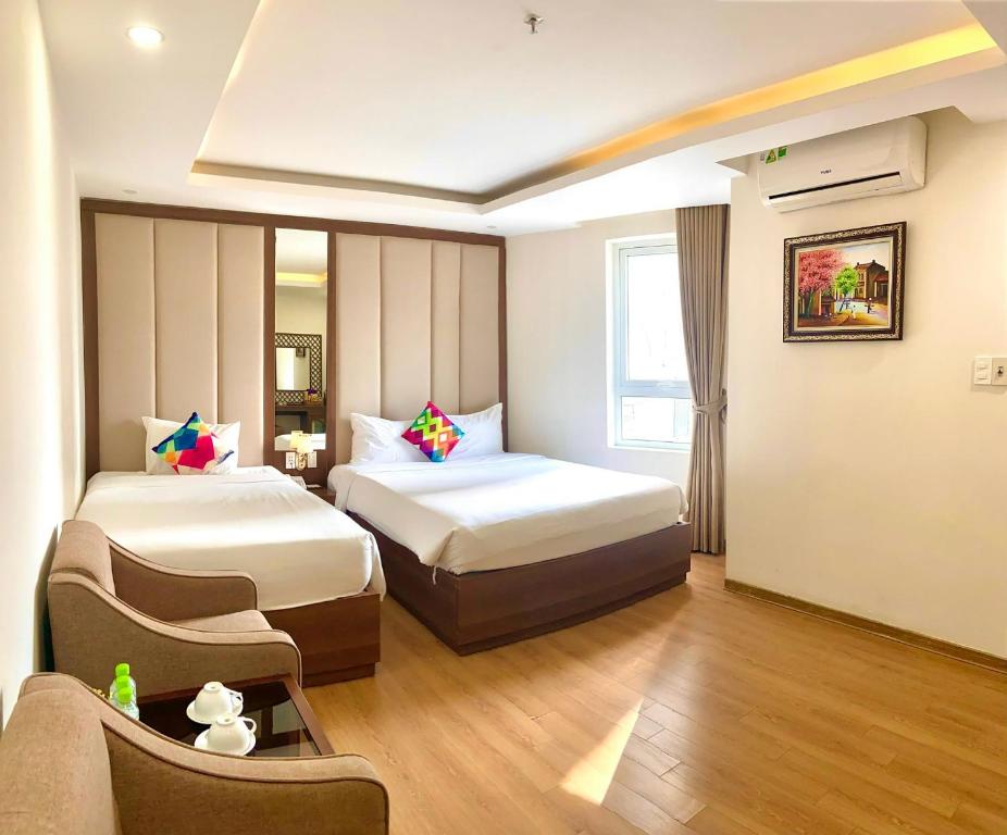 Pariat River Front Hotel - Drievoudige Kamer Met Uitzicht Op De Stad