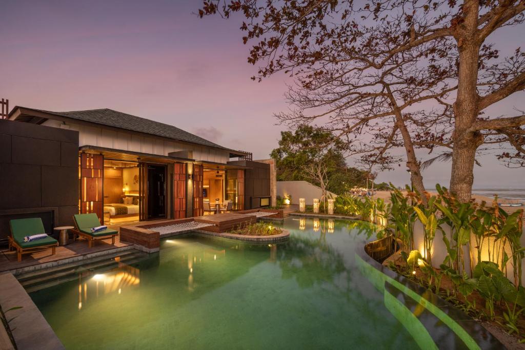 Bazén v ubytování Sumitra Luxury Villas & Resort by Pramana nebo v jeho okolí