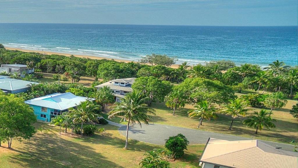Calma Beach House Estate, Agnes Water (updated prices 2024)