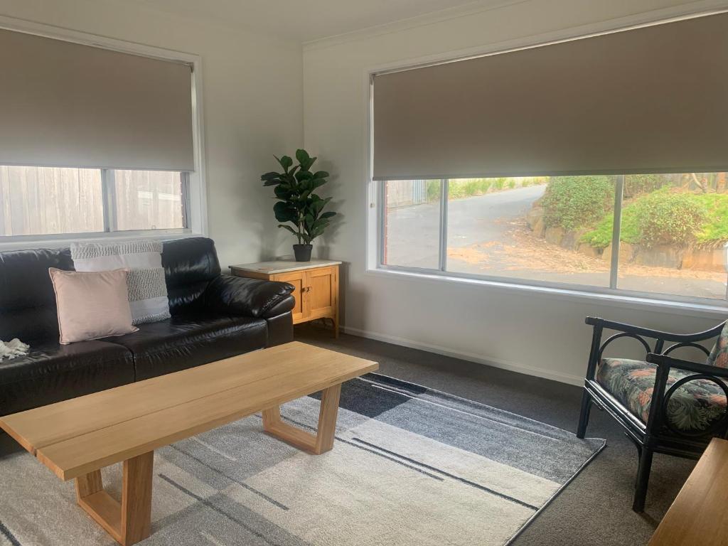 Hidden Gem in West Launceston, Kings Meadows (updated prices 2024)