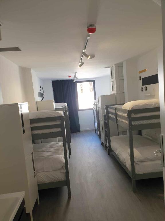 Hostel Alicante - Bed In Gemengde Slaapzaal Met 8 Bedden