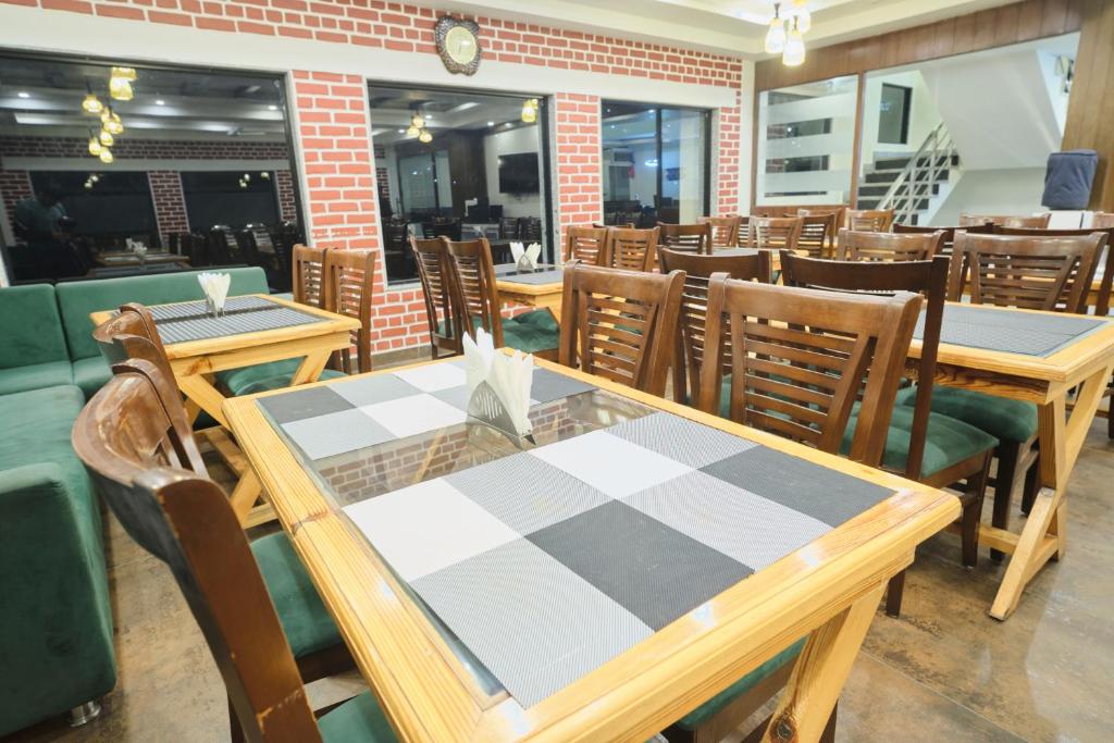Restaurace v ubytování Trideus Mountain Club & Resort, Mussoorie