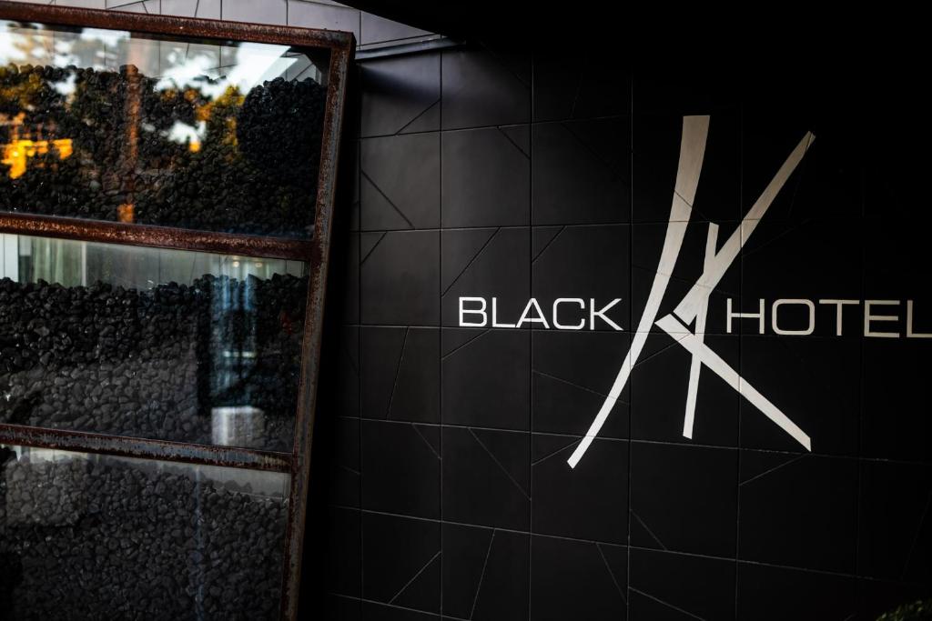 Certifikát, hodnocení, plakát nebo jiný dokument vystavený v ubytování Black Hotel