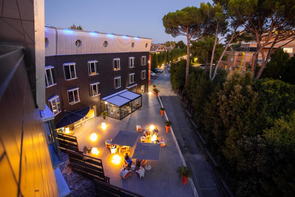 Black Hotel - Resim 22