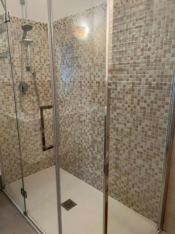 GL Golden City Apartments - 10