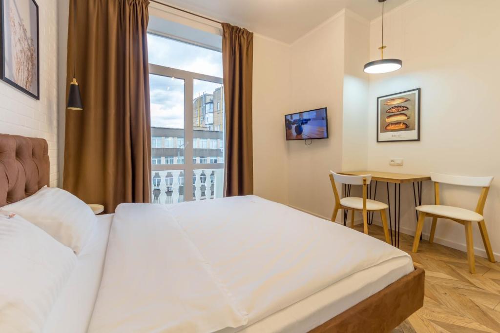 Arena Apartments Baseina Area - 阳台的设计公寓-Yevhena Chykalenka，20