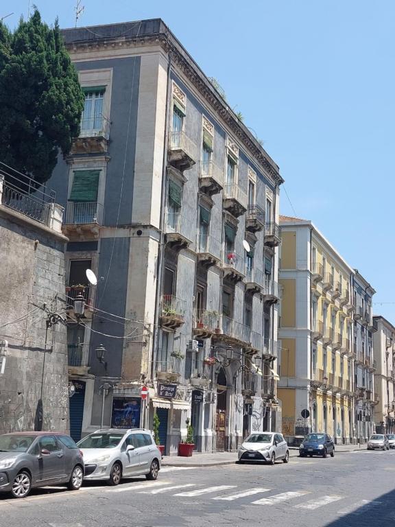 GL Golden City Apartments - 13