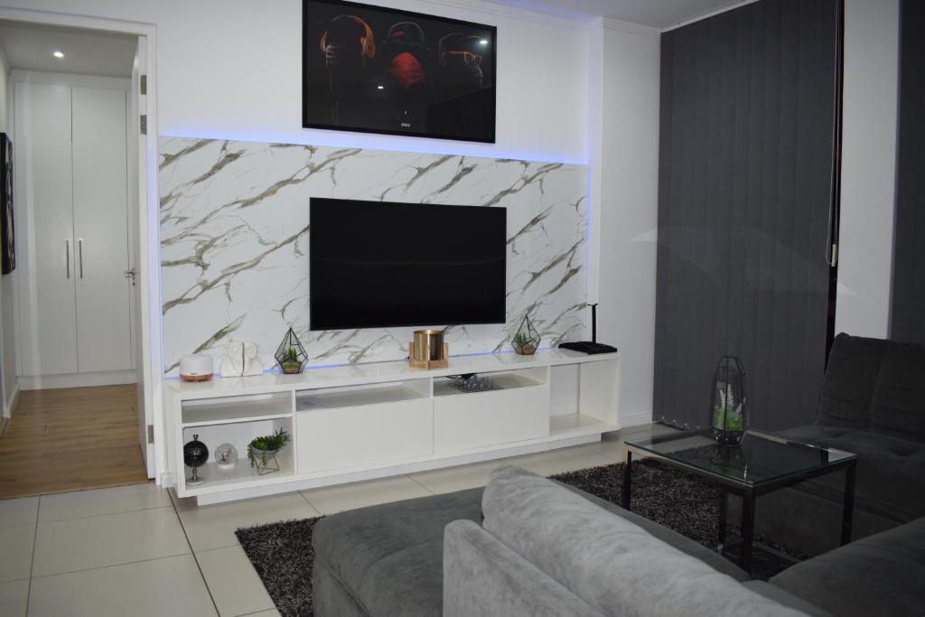 Sandton Apartment 15 West Road South - Two-Bedroom Apartment