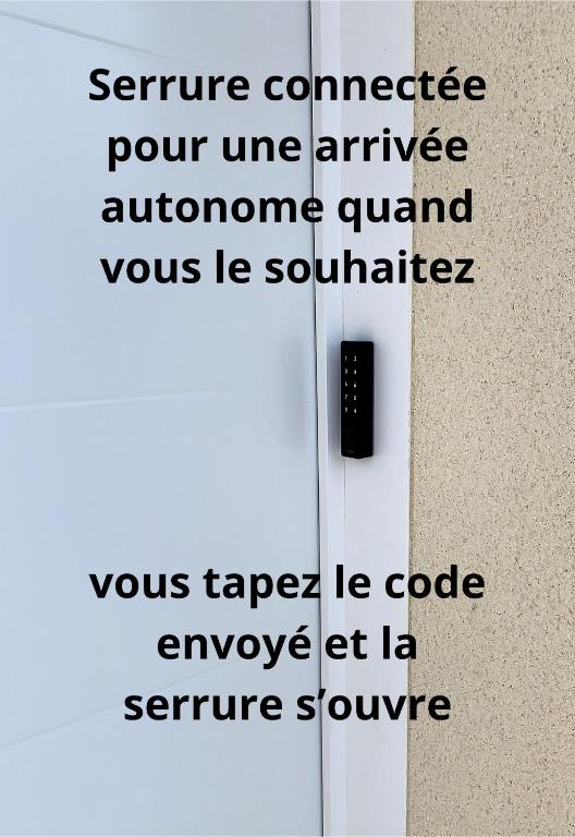 Fotografie z fotogalerie ubytování Chambre Zen - SDB WC Privatif - Entrée autonome - Grande TV NETFLIX v destinaci Compiègne