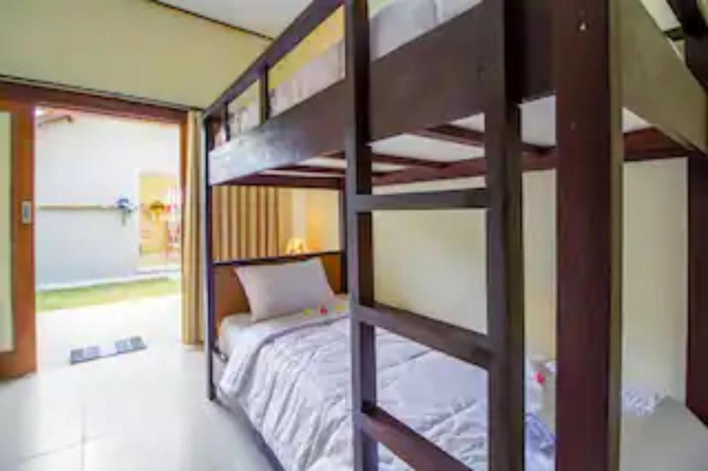 Pondok Lulik Homestay Canggu - 双层床