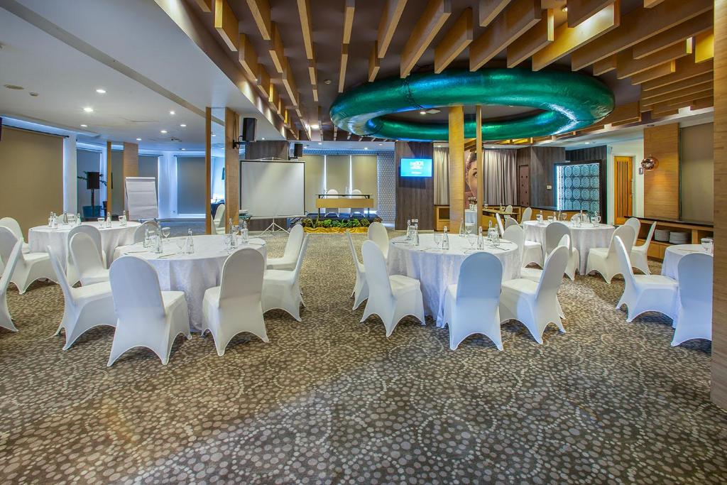 Restaurace v ubytování THE 1O1 Jakarta Sedayu Darmawangsa