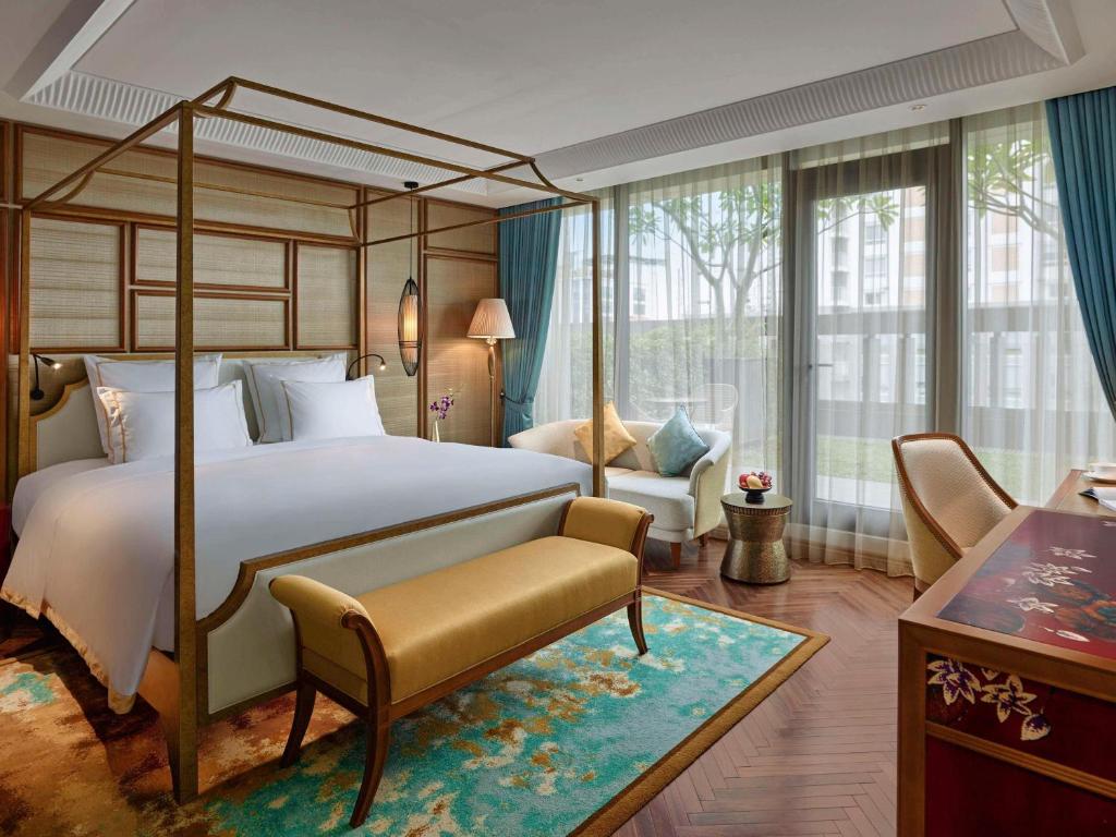 Grand Mercure Hanoiにあるベッド
