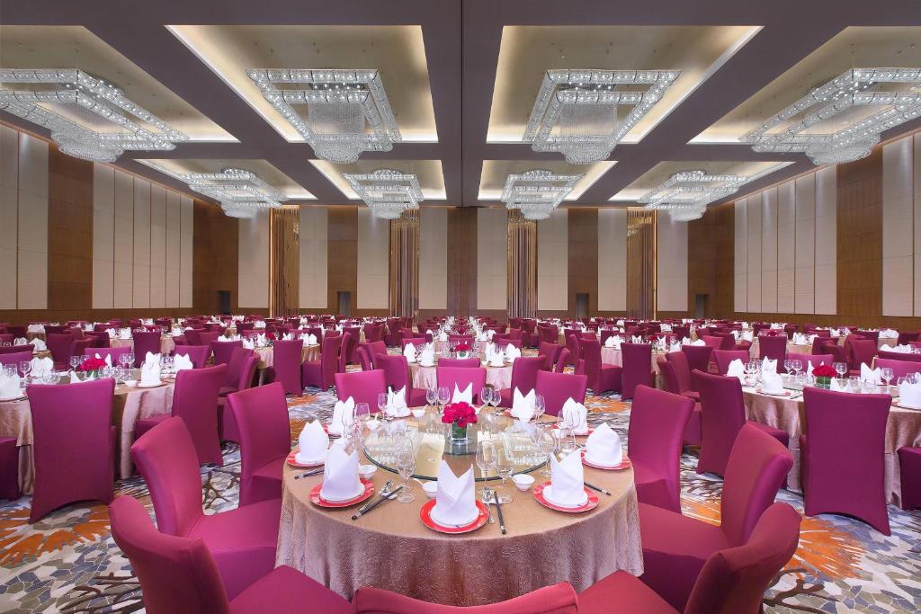 Restaurace v ubytování Sheraton Qinhuangdao Beidaihe Hotel
