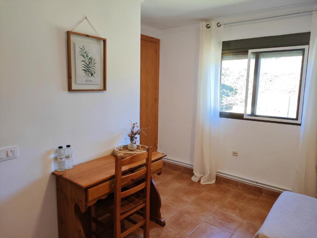Hostal Mirall Rural - Habitación Gemela Con Baño Privado