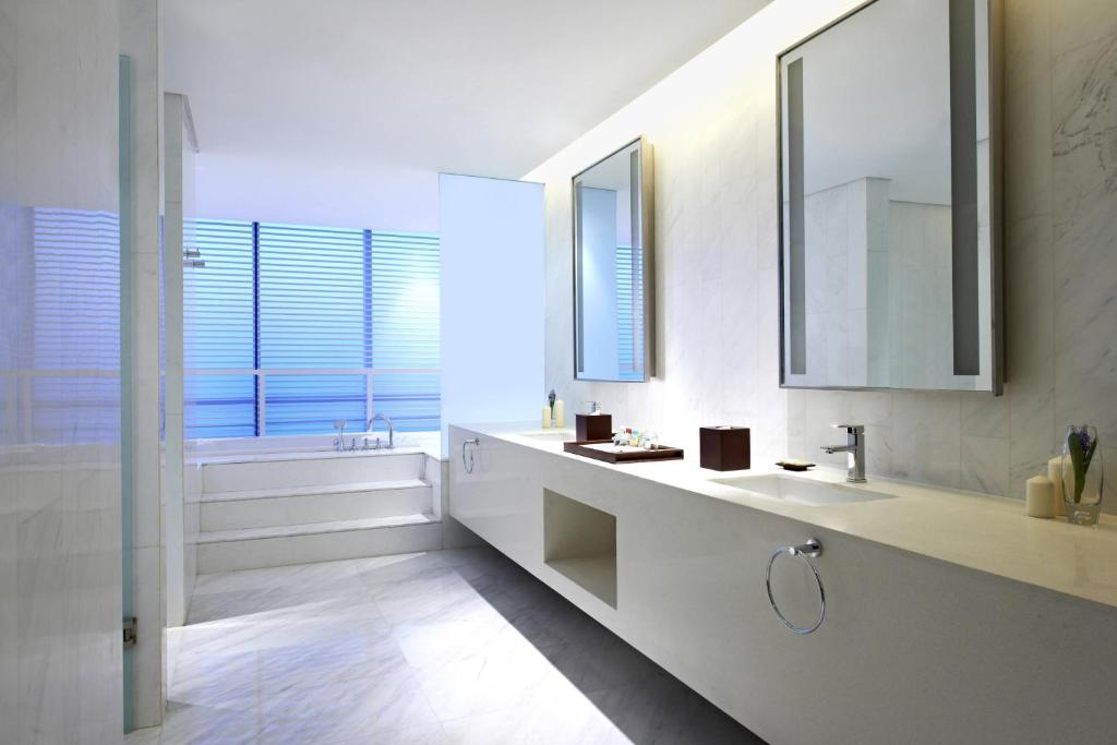 Koupelna v ubytování Four Points by Sheraton Qingdao, West Coast