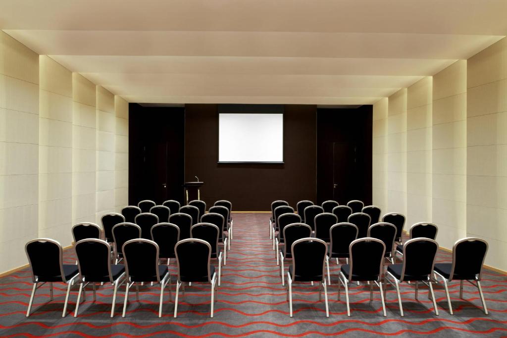 Konferenční prostory v ubytování Four Points by Sheraton Qingdao, West Coast