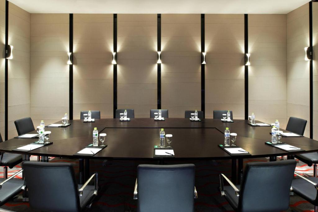 Konferenční prostory v ubytování Four Points by Sheraton Qingdao, West Coast