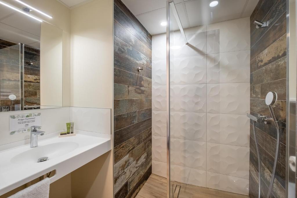 The Originals City, Ax Hotel, La Châtaigneraie - Twin Room