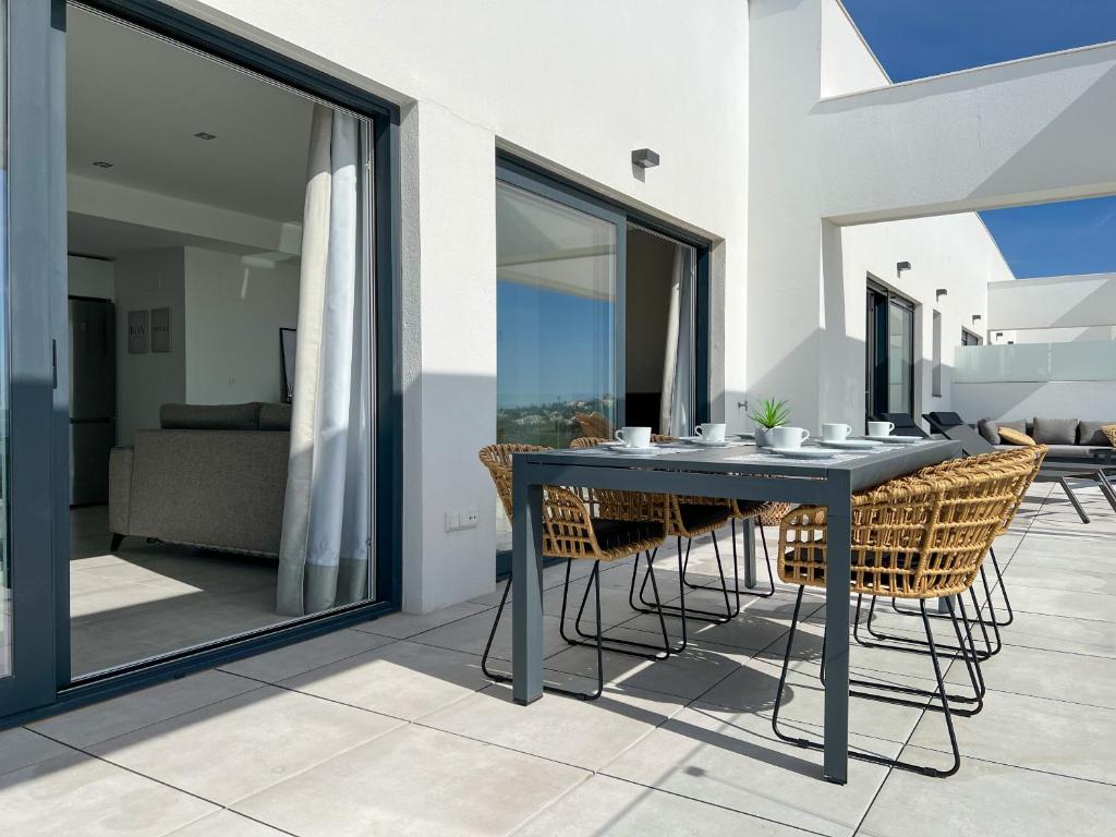 Balkón alebo terasa v ubytovaní Via Celere 2336 Luxury Sea View Penthouse