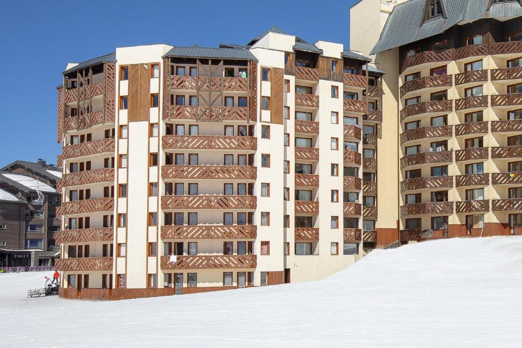Budova, kde se aparthotel nachází