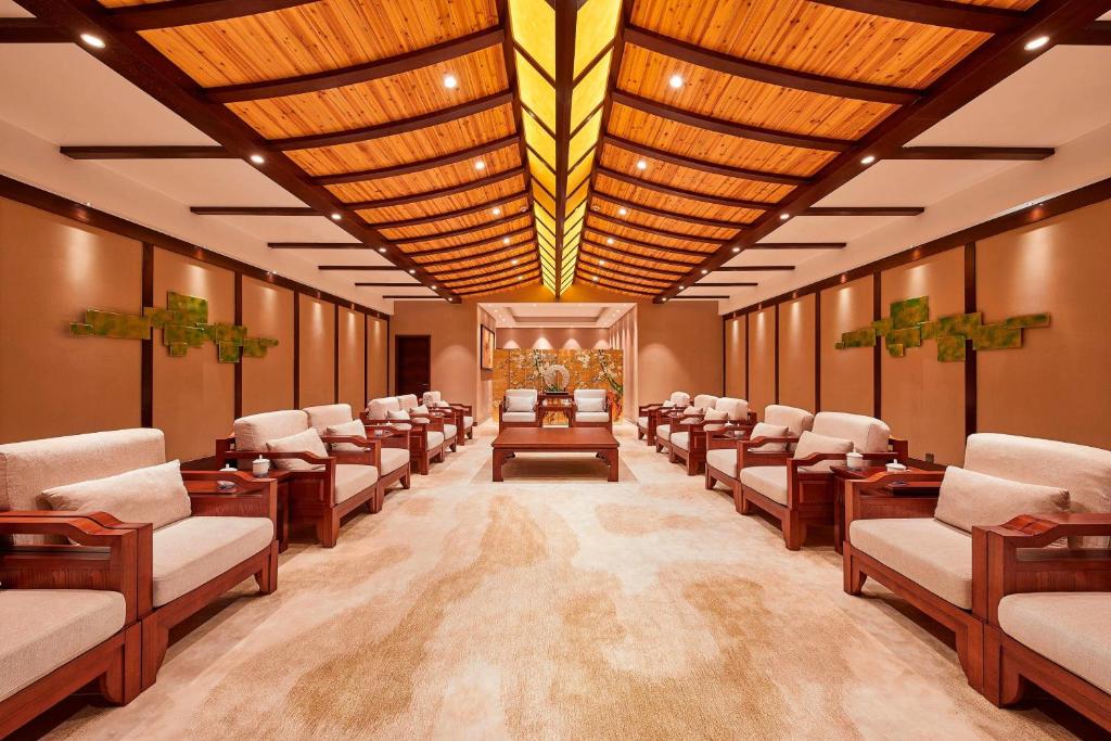Posezení v ubytování Four Points by Sheraton Danzhou