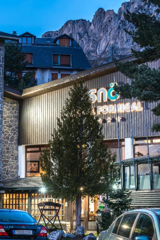Nespecifikovaný výhled na hory nebo výhled na hory při pohledu z hotelu