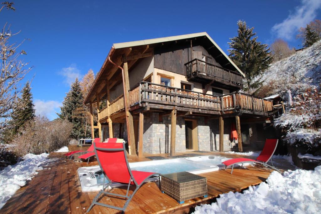 Chalet le Chantelevent for 24 Guests Slope Views, Pool & Jacuzzi
