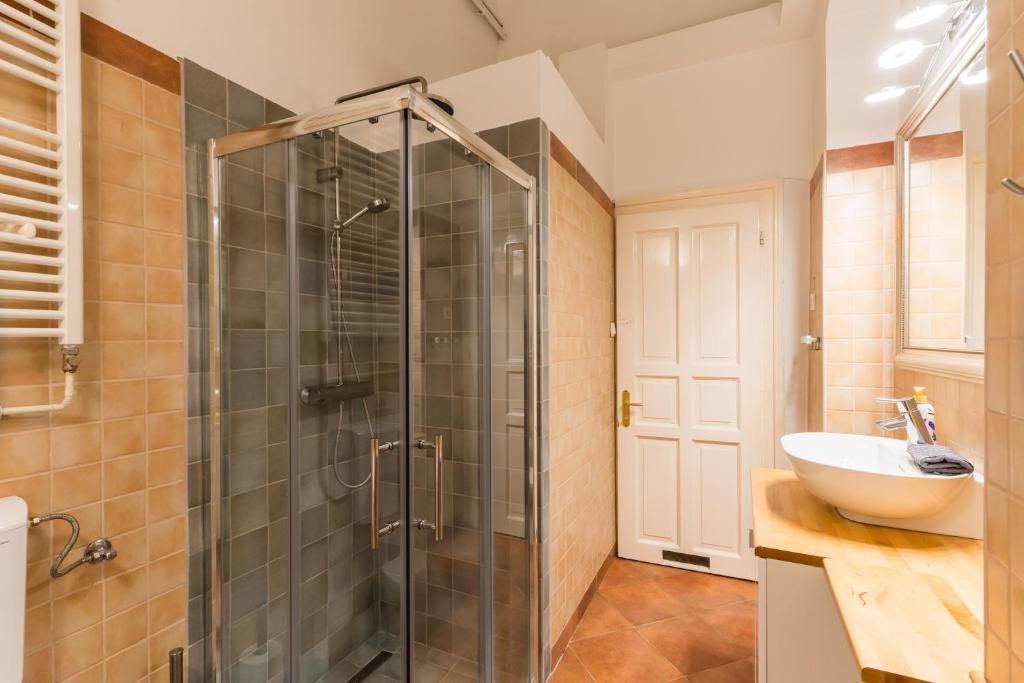 Kúpeľňa v ubytovaní Broadway Apartment Budapest