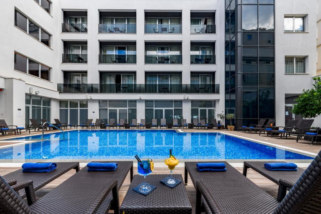 Bazén v ubytování Hotel Lero nebo v jeho okolí