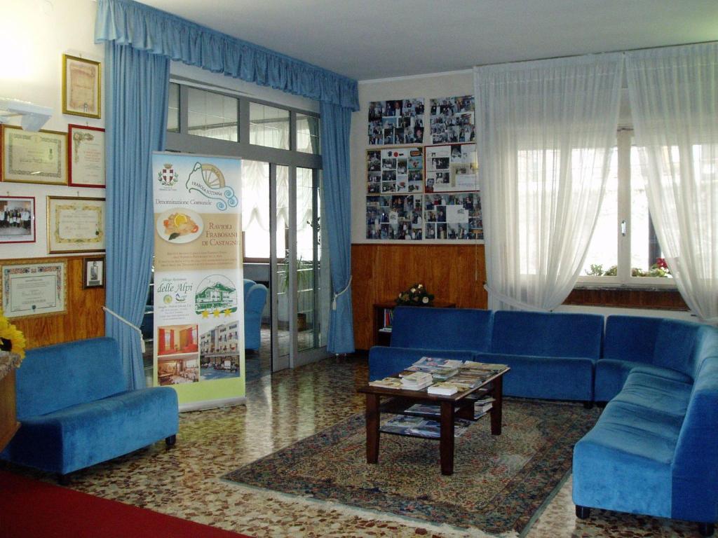 Posezení v ubytování Albergo Delle Alpi