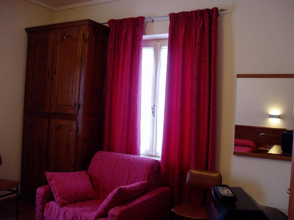 Posezení v ubytování Albergo Delle Alpi