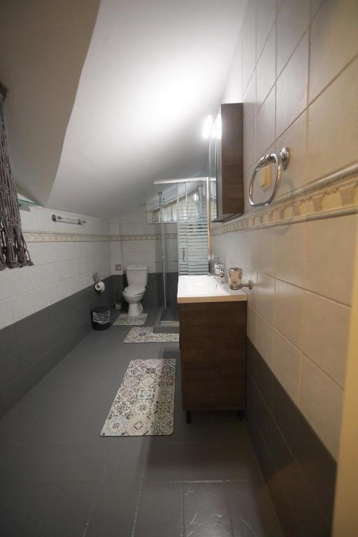 Ένα μπάνιο στο Lake’s Loft