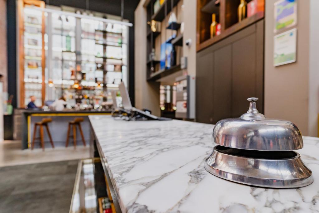 Hotel De Hallen - Resim 20