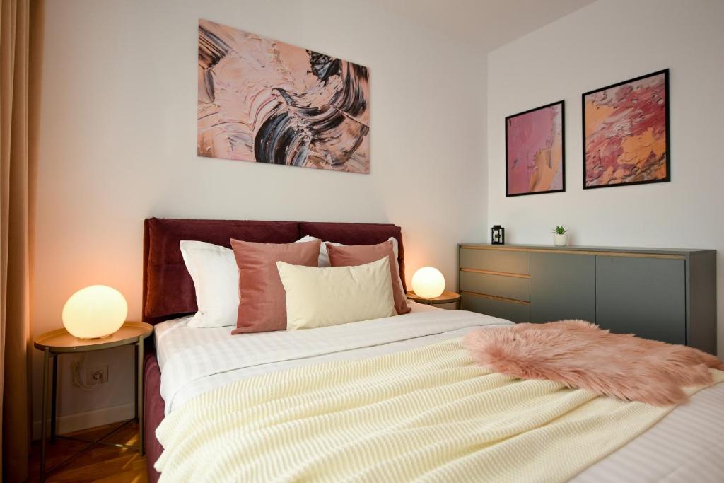 Ultimate Living Experience - Modern Accommodation & Free Parking near Romexpo - Appartement Met Balkon