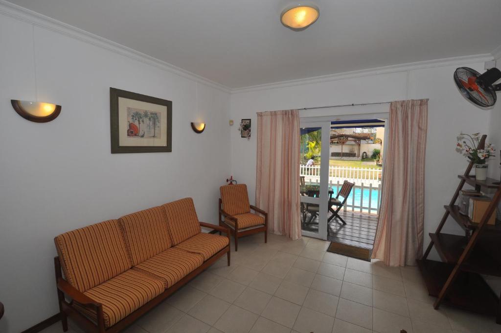 Bazén v ubytování La Pointe Villas nebo v jeho okolí