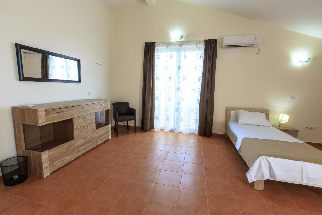 Berg Apartments - 12