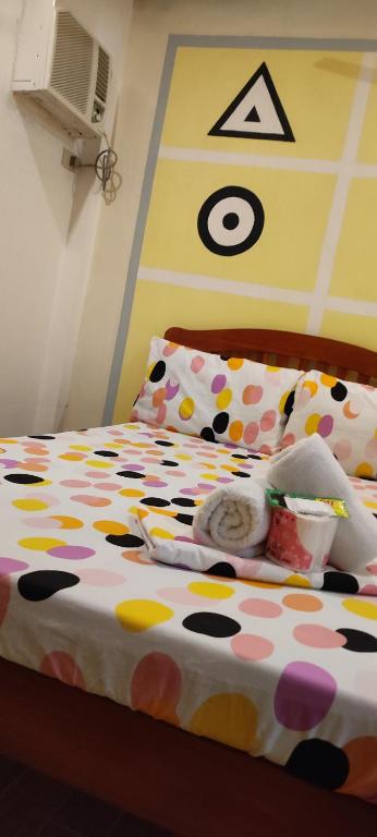 Postel nebo postele na pokoji v ubytování Vali-Joe Travel Lodge