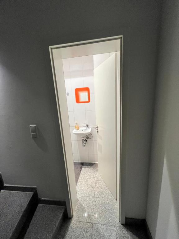 Budget Rooms just for sleeping - Digital access - Resim 5