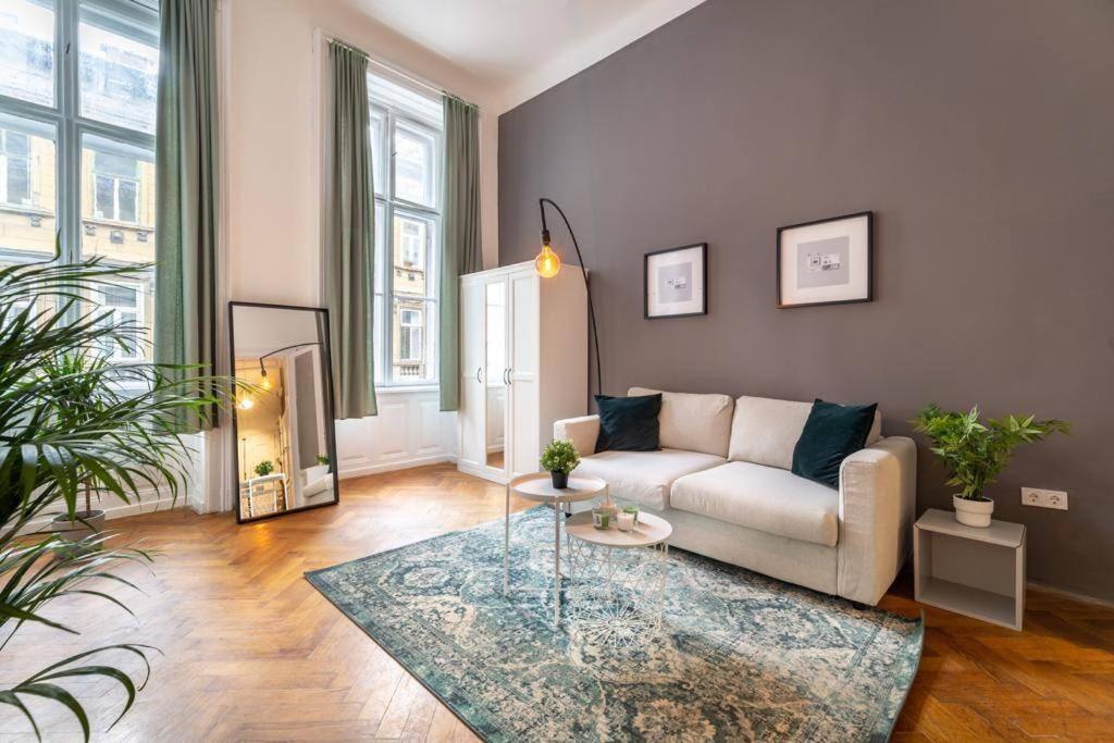 Central Modern Gem for 4 people 1085 Budapest, Budapest, Somogyi Béla utca 5 kép - 1