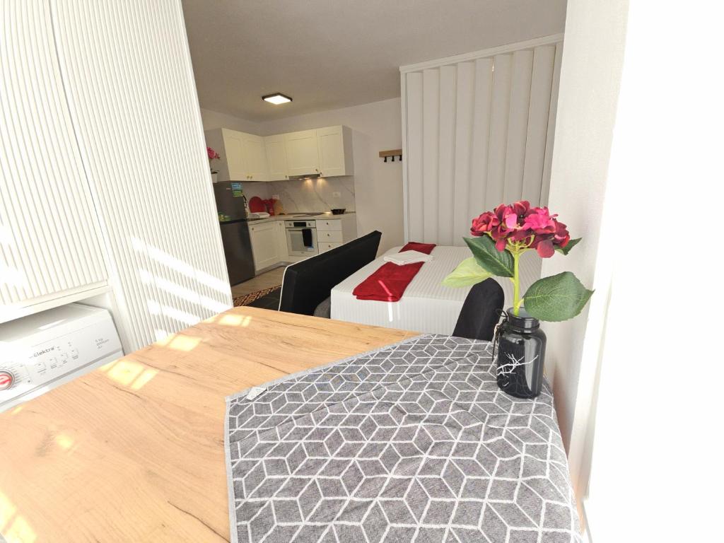 Tiny Rose Studio