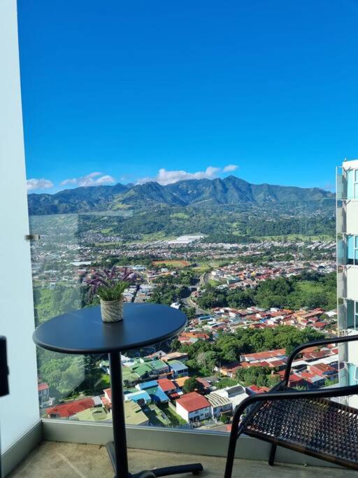 Apartment with Mountain and City Views in San José, Costa Rica - Booking.com