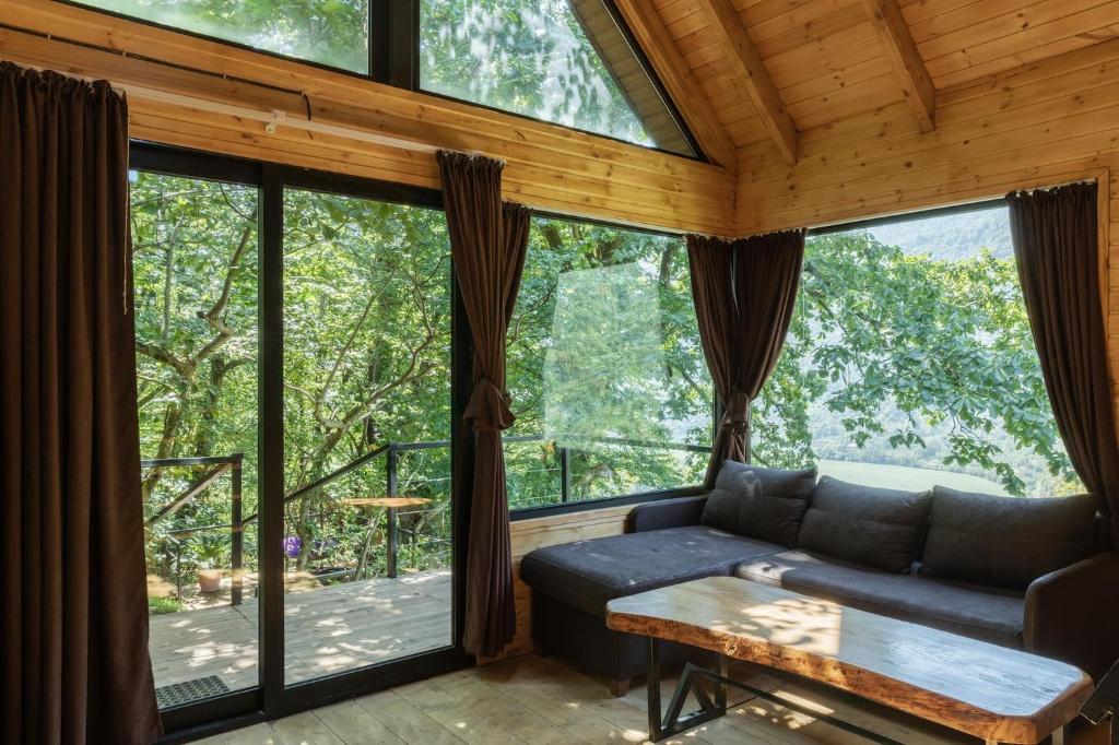 Woodpecker Georgia - Family Room With Terrace