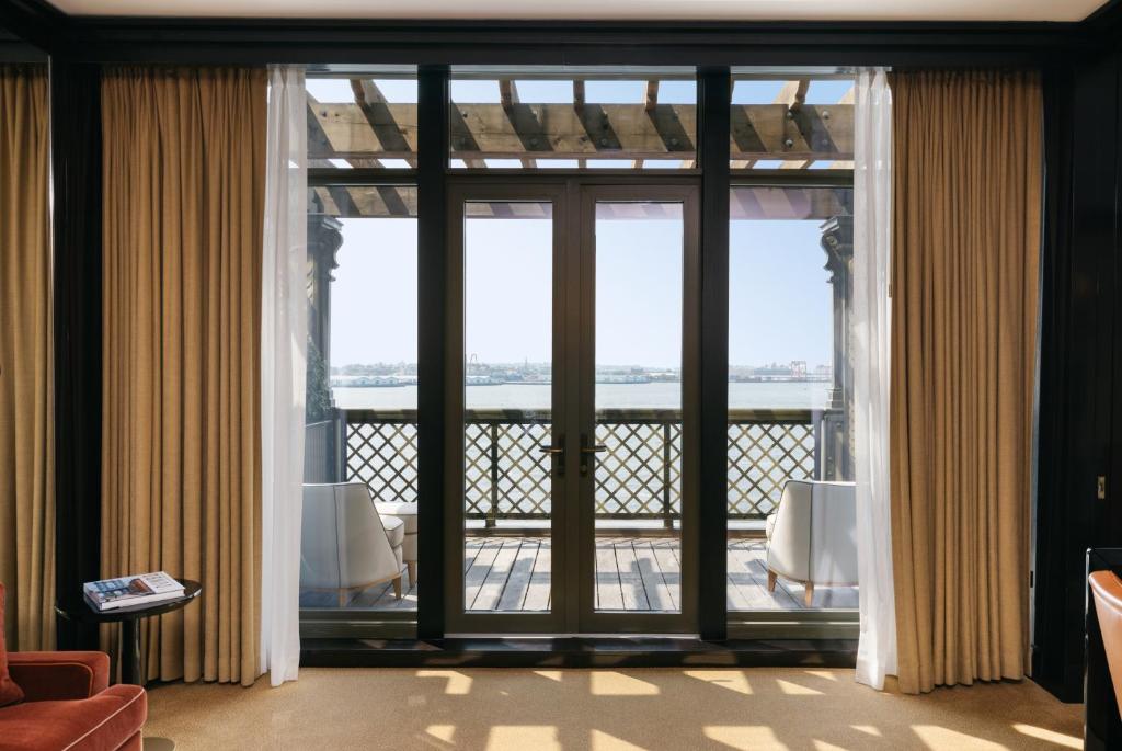 Casa Cipriani New York - Premier River View Suite