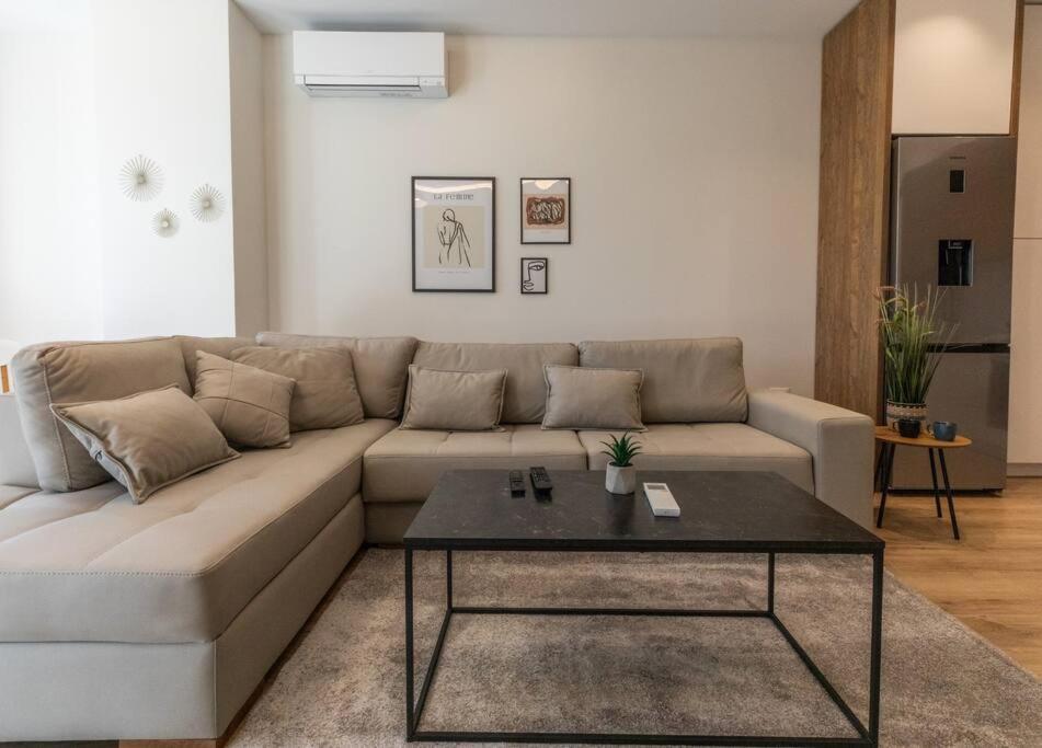 Green Leaf Apartment near Tirana International Bus Terminal - Image 9