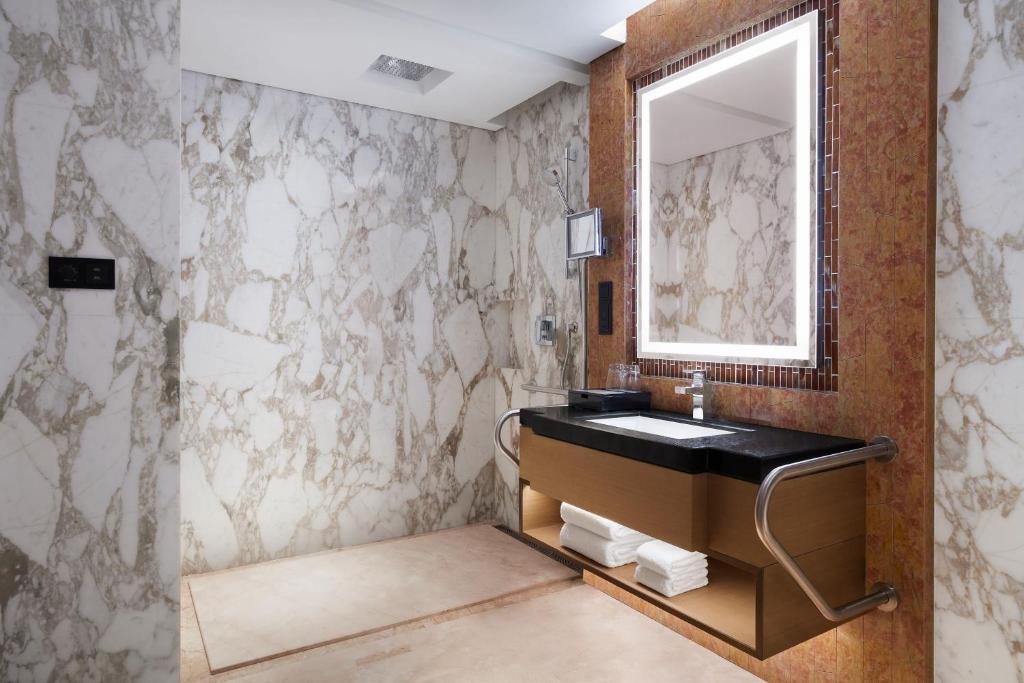 Sheraton Beijing Lize Hotel - 