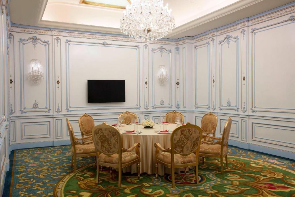 TV a/nebo společenská místnost v ubytování Delta Hotels by Marriott Shanghai Baoshan