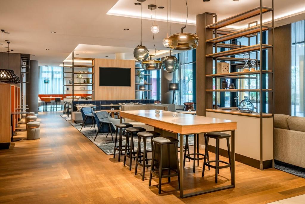 Courtyard by Marriott Cologne - Resim 4