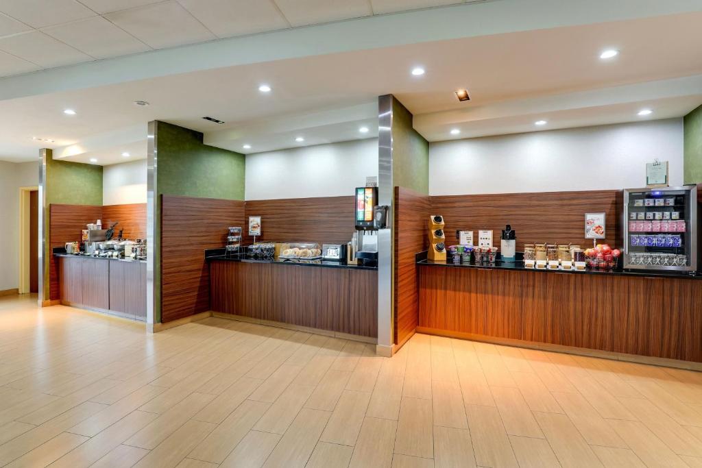 Fairfield Inn and Suites Hutchinson photo