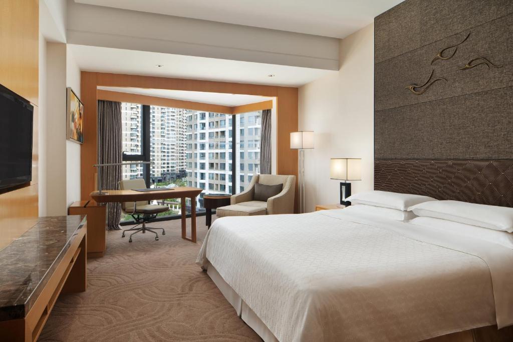 Sheraton Yantai Golden Beach Resort - Seaview King Room