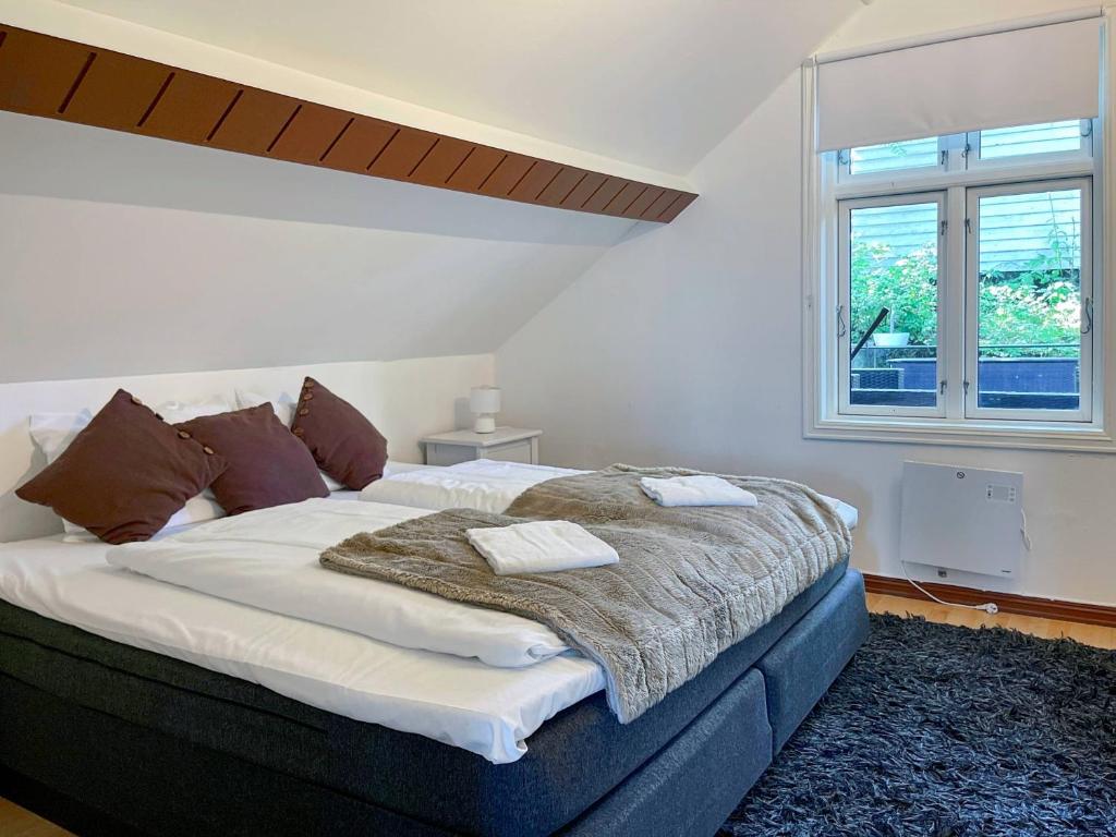 En eller flere senge i et værelse på Unique 3bed Rooms - Generous Terrace - Central Stavanger